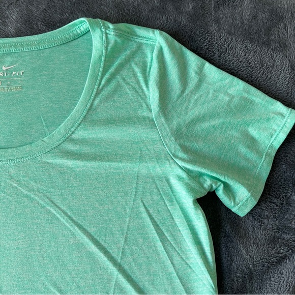 ✨Nike Women's Mint Green Short Sleeve Tee - Picture 4 of 8